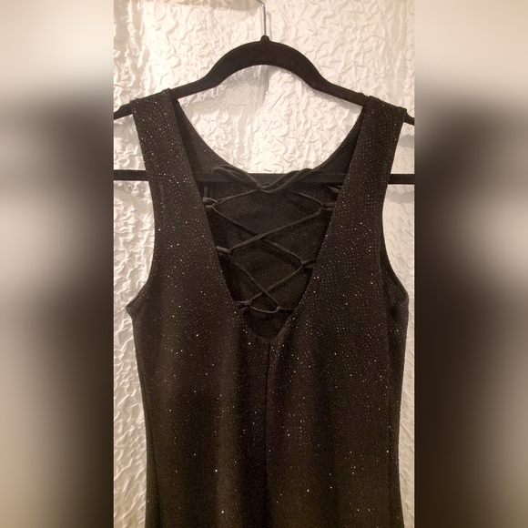 Sexy black dress ! Sparkles Low back with corset string detail ✨️ - Picture 3 of 3